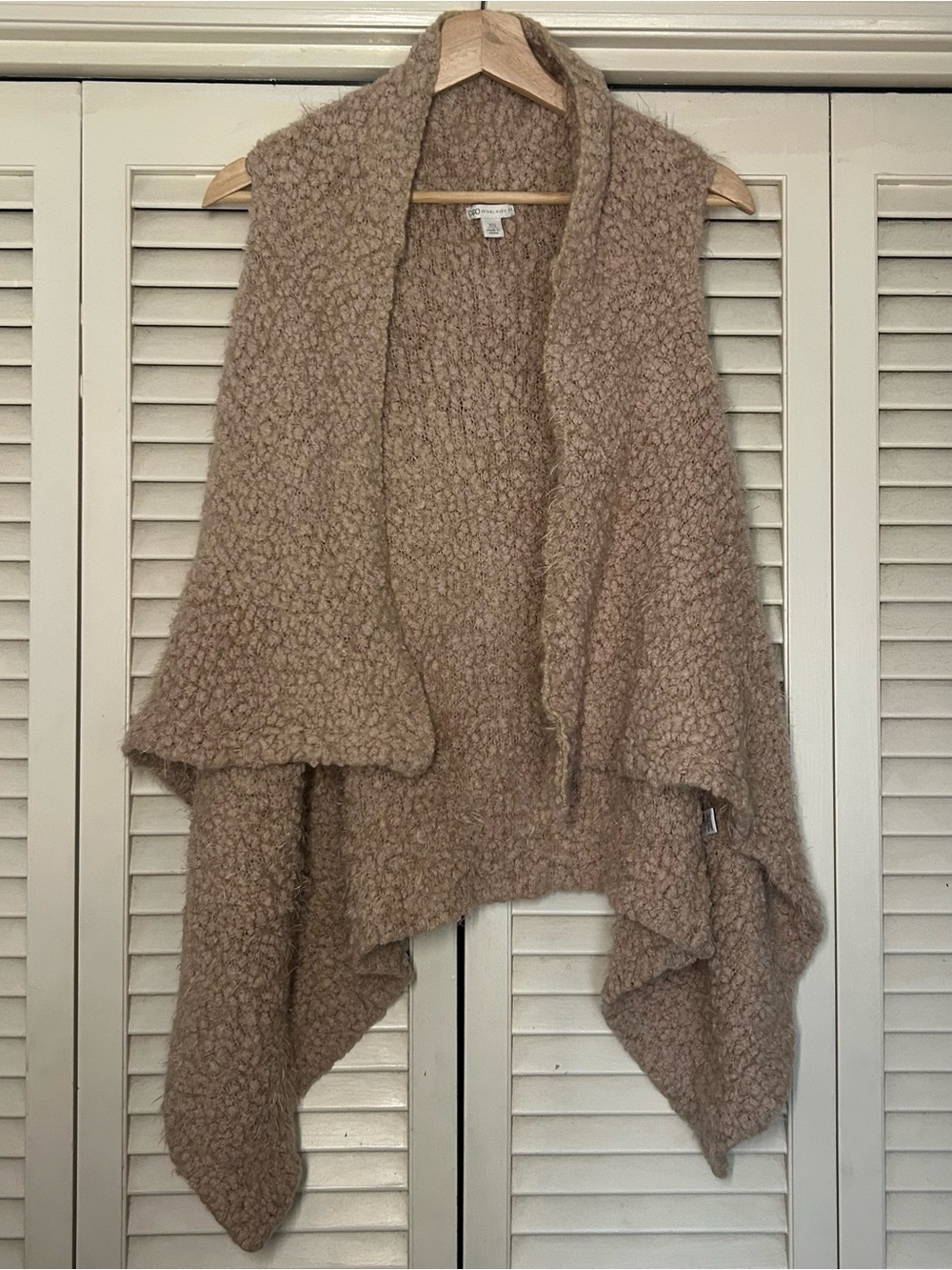 Chunky Open-Front BouclΓ© Sweater Vest in Taupe